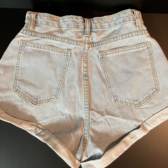 Women’s Light Wash Demin Shorts | XS - Picture 2 of 3